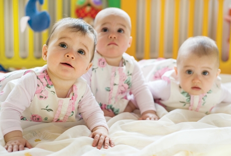 Gobierno de Aragón convoca ayudas destinadas a familias con hijos nacidos de partos o adopciones múltiples
