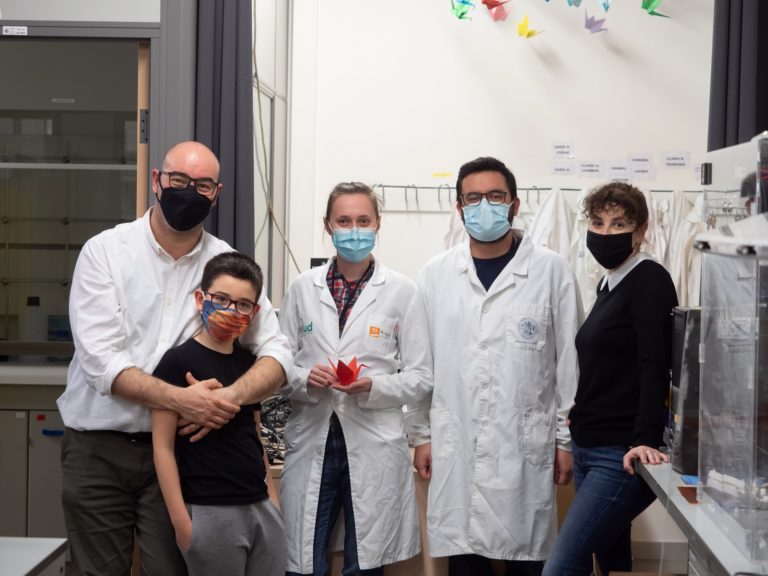 Un grupo de investigadores lanza el reto 1.000 grullas de papel contra el cáncer