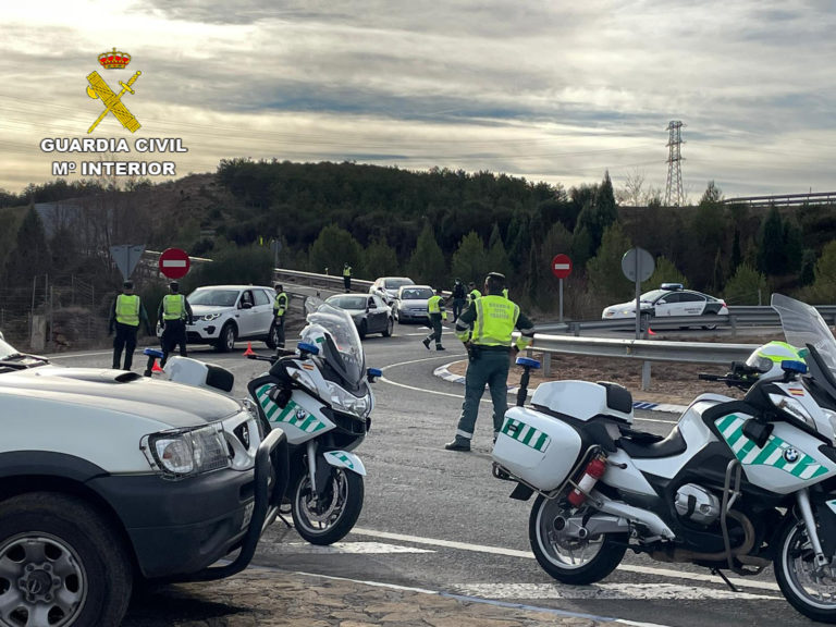 La Guardia Civil investiga a 8 conductores y denuncia a otros 52 por conducir bajo la influencia de alcohol en la semana del Pilar
