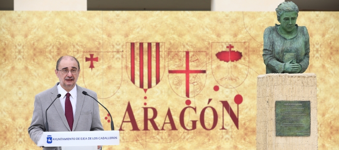 Lambán participa en el homenaje a María Domínguez, la primera alcaldesa de España, asesinada en 1936