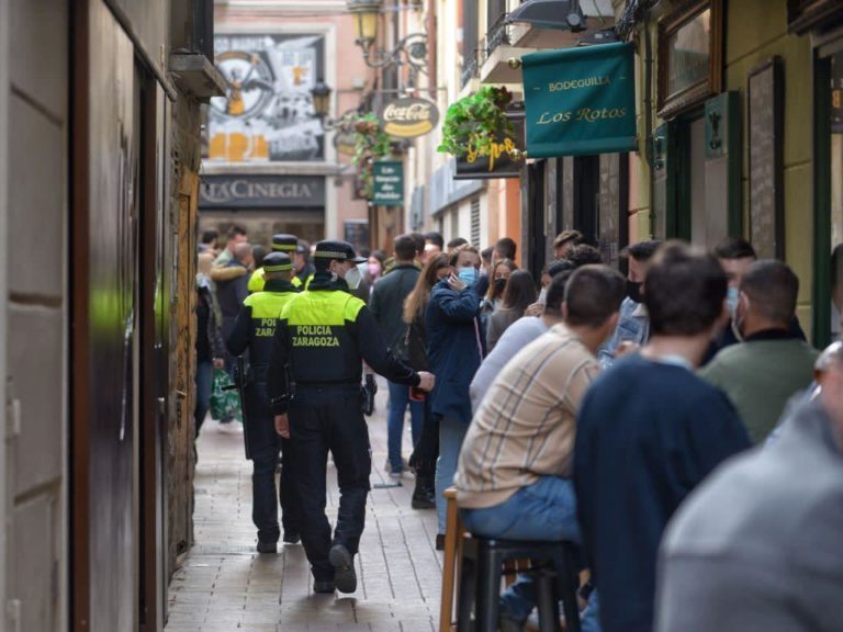 La policía local impone más de 300 denuncias por infracciones durante el fin de semana