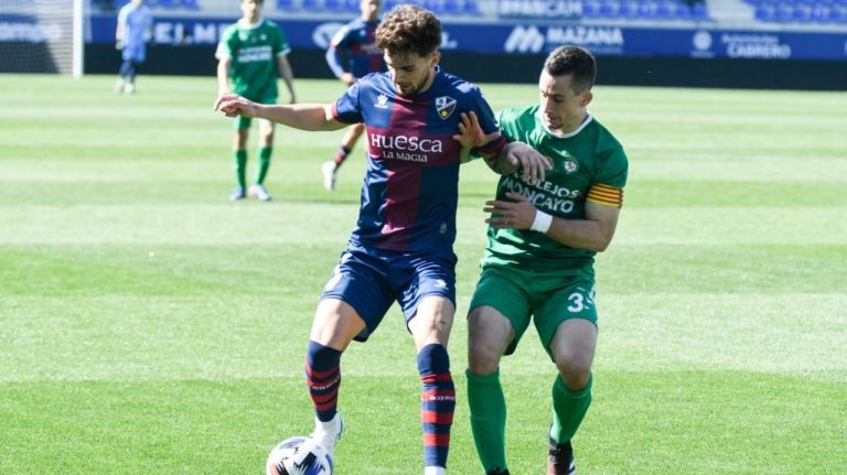 Duelo decisivo por el ascenso entre la SD Huesca B y el CD Brea