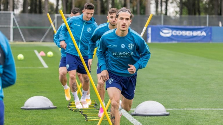 La SD Huesca vuelve al trabajo este martes con la mirada puesta en el choque ante la Real Sociedad