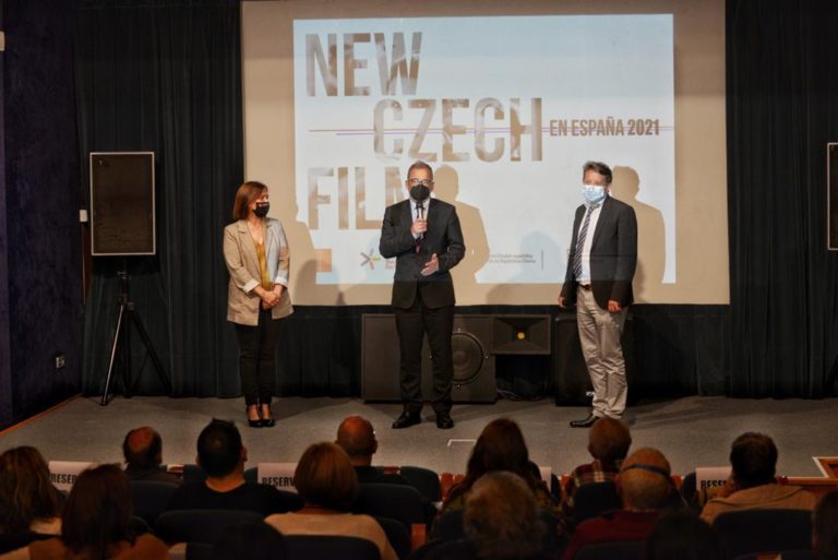 El embajador de Chequia inaugura la muestra “7×7: nuevas películas checas” que se proyecta hasta el 29 de abril en la Filmoteca de Zaragoza
