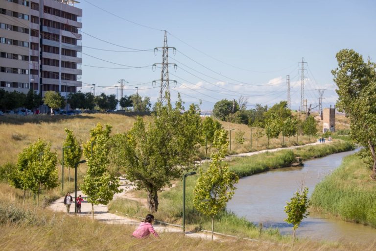 Urbanismo proyecta la interconexión peatonal entre Parque Venecia y el Canal Imperial