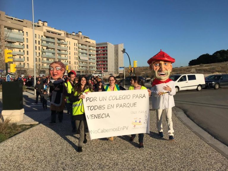 IU Aragón apoya la movilización de las familias del CEIP María Zambrano de Zaragoza