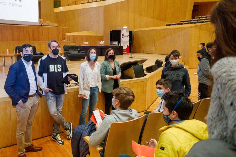 La sala Mozart del Auditorio acoge un encuentro de escritores con estudiantes