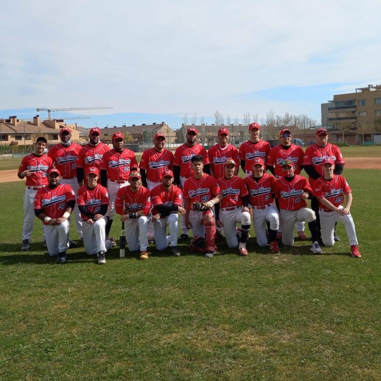 El Club Béisbol Miralbueno comienza con dos victorias y se enfrentará esta jornada al CBS Toros