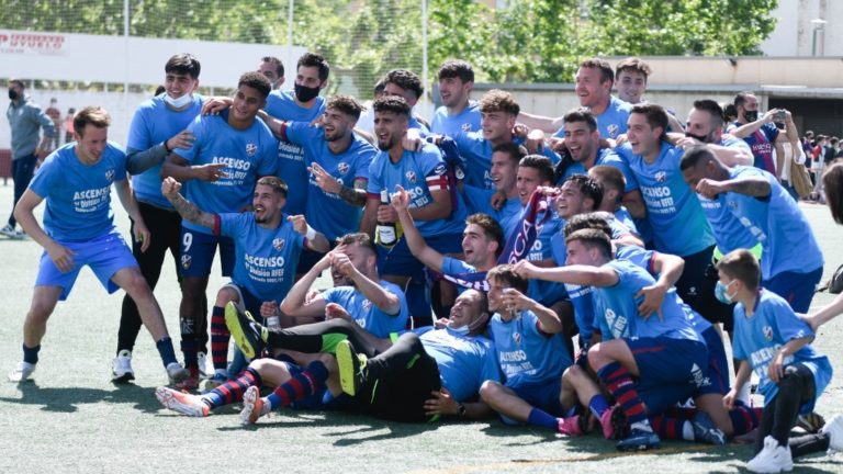 La SD Huesca B asciende a la 2ª RFEF tras vencer en la prórroga al CD Cuarte (2-1)