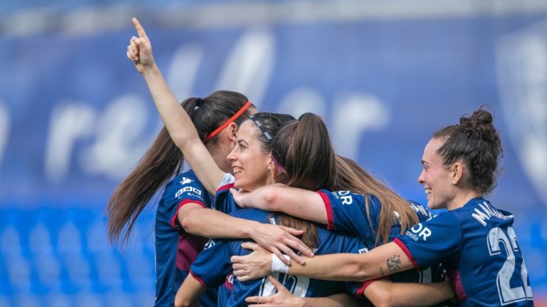 La SD Huesca Femenino disfrutó en su primer partido en El Alcoraz (4-1)