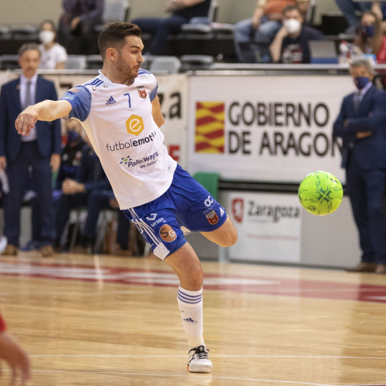 Javi Alonso: «Llegar a la última jornada jugándonos el playoff hace que esté siendo muy bonito»