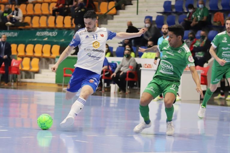 Victoria de Fútbol Emotion Zaragoza con remontada para pelear por el playoff (3-6)
