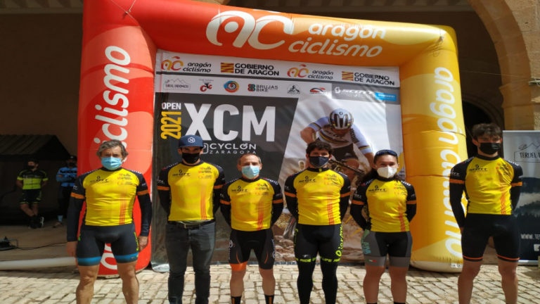 Alberto Losada se corona en la primera edición de la carrera de bicicleta de montaña Aquí Tocamos Las Estrellas