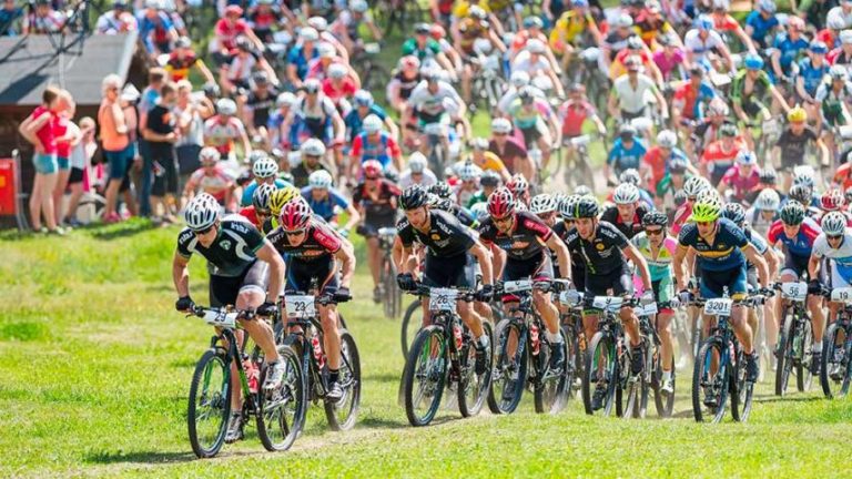Las competiciones oficiales de carácter nacional de ciclismo no tendrán limitaciones en cuanto al número de participantes permitidos