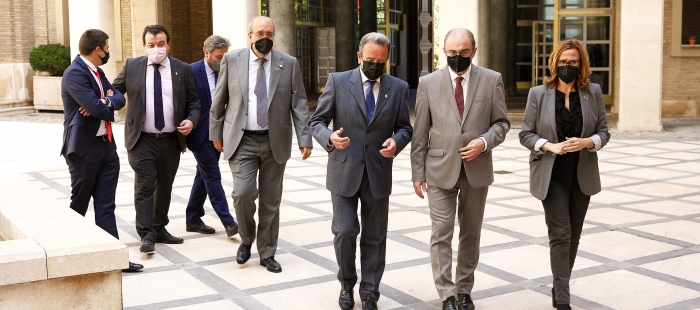 El Gobierno de Aragón ha celebrado hoy un encuentro con agentes públicos y privados que trabajan en políticas de vivienda y rehabilitación