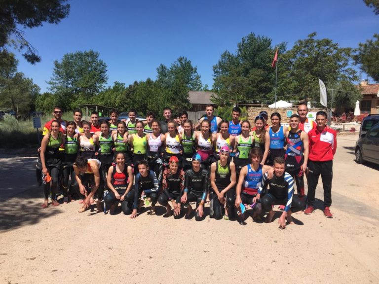 El SportCenter La Estanca de Alcañiz acoge una concentración del grupo de tecnificación de la FATRI