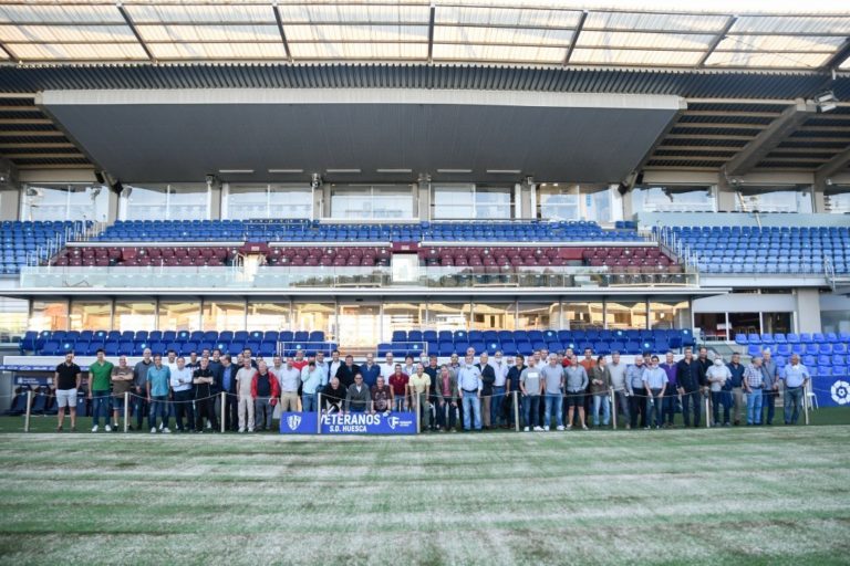 El Alcoraz vive un reencuentro de futbolistas que han dejado huella en la SD Huesca