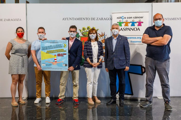 La iniciativa ‘Brazadas solidarias’ lanza el reto de sumar 6.000 kilómetros a nado para luchar contra el cáncer infantil