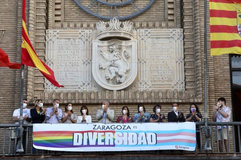 Zaragoza se suma a la defensa de los derechos LGTBI en el Día del Orgullo