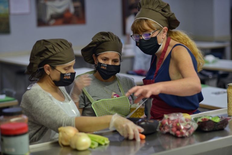 Talleres de alimentación para promocionar la salud entre población vulnerable