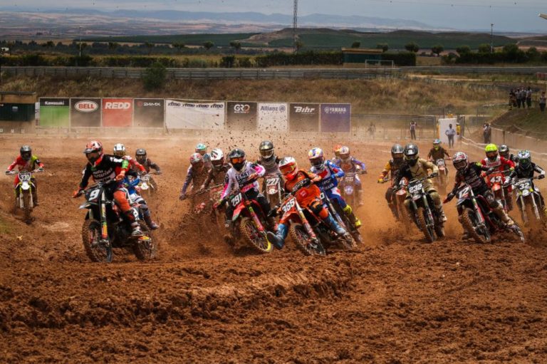 Motorland Aragón reúne a la élite del Motocross nacional con primeros pódiums para Gabriela Seisdedos en MX Femenino y Víctor Puig en MX125