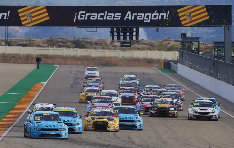 Vuelve el público a Motorland Aragón y, con ello, la pasión a las gradas