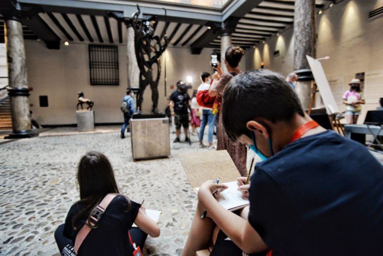 Zaragoza celebra la Noche en Blanco con museos abiertos y actividades culturales