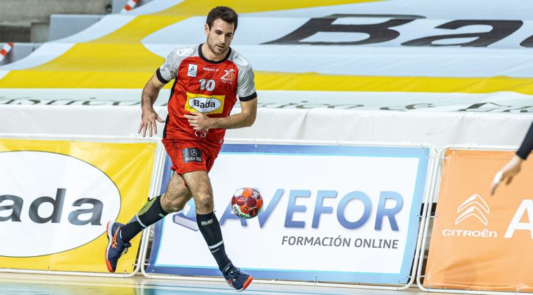 Bada Huesca sigue configurando su plantilla, esta vez con la renovación de Adrià Pérez