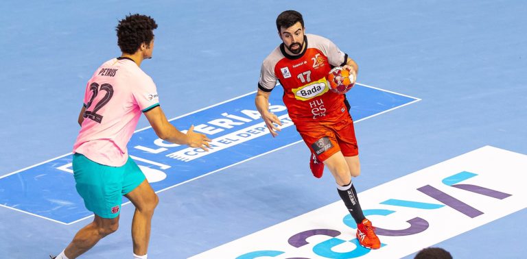 Nueva renovación en Bada Huesca para seguir configurando la plantilla