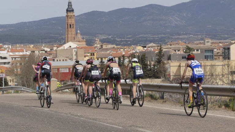 La localidad de Biota estrena su primer triatlón