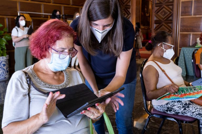 El Ayuntamiento de Zaragoza y su proyecto para mejorar las capacidades cognitivas y las relaciones sociales de los mayores a través de las TIC