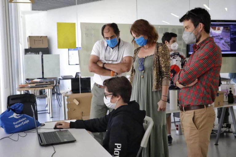 Etopia Kids acerca la ciencia, el arte y la tecnología a los chavales en sus colonias urbanas