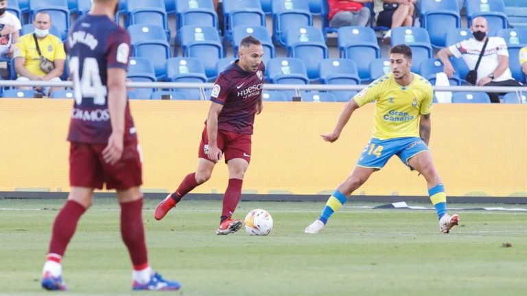 Primera derrota de la SD Huesca en Liga ante la UD Las Palmas (2-1)