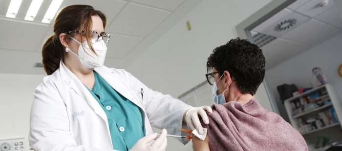 Aragón reduce a un mes el periodo en que pueden vacunarse los diagnosticados de COVID-19