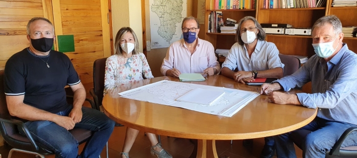 Bizén Fuster se reúne con el Ayuntamiento de Pancrudo y una comisión de vecinos de Portalrubio