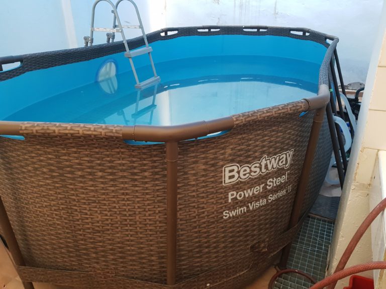La Policía Local detiene a una persona por el robo de una piscina