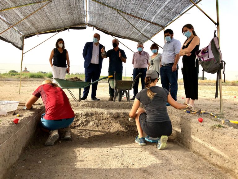 Los mosaicos de La Caridad vuelven a la luz diez años después y se muestran a los ciudadanos