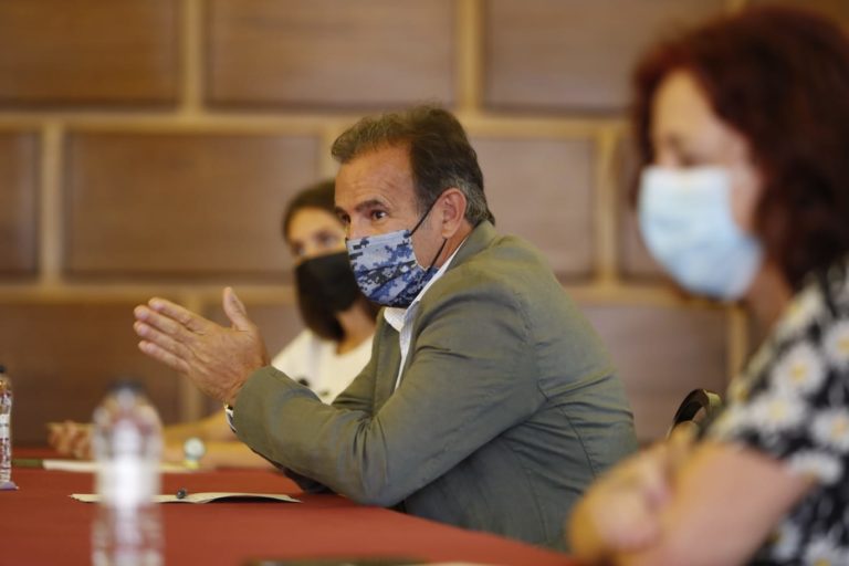 El Ayuntamiento y las entidades sociales del programa de refugiados colaborarán en la posible acogida de familias afganas