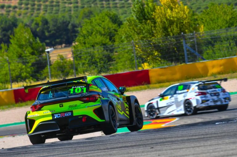 El Racing Weekend en Motorland Aragón deja diez horas de pista, nueve carreras y cinco campeonatos en un fin de semana