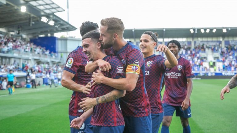 La SD Huesca consigue el triunfo en su primer encuentro de Liga ante el Eibar (2-0)