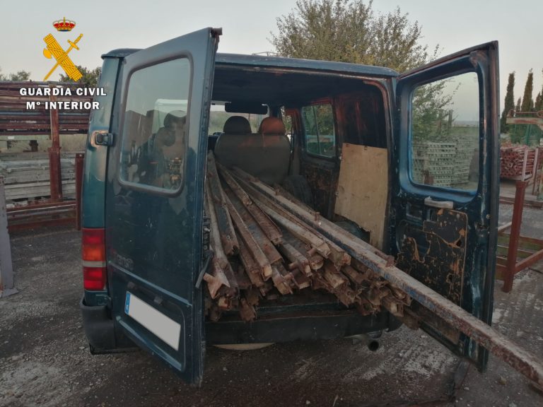 La Guardia Civil detiene a 3 personas sorprendidas infraganti sustrayendo efectos en una finca privada de Osera de Ebro