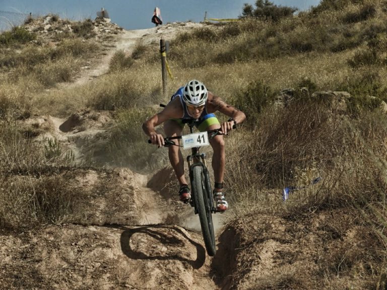 Jaime Martín y Ester Ruiz se proclaman en Alcañiz campeones de Aragón de Triatlón Cros 2021