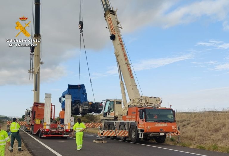Accidente de camión en la A-23