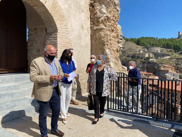 Calatayud homenajea a la familia García Abián, por la cesión gratuita del Castillo de la Torre Mocha