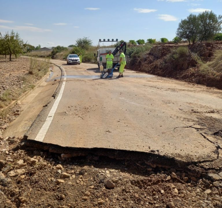 Se reabre al tráfico la carretera de acceso a Cosuenda, cortada desde hace dos semanas por las fuertes tormentas