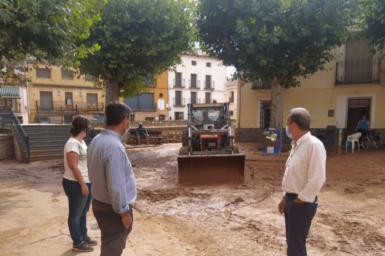 Sánchez Quero visita varios de los municipios afectados por las fuertes lluvias y tormentas que ayer barrieron la provincia