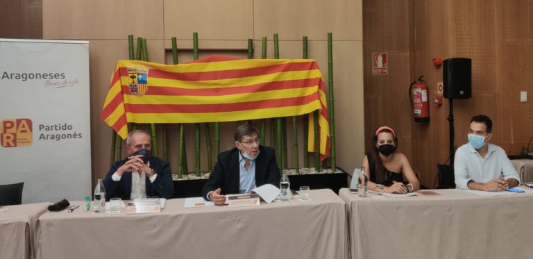 «No, nada, en absoluto». Aliaga asegura que el Congreso del PAR no afectará al Cuatripartito