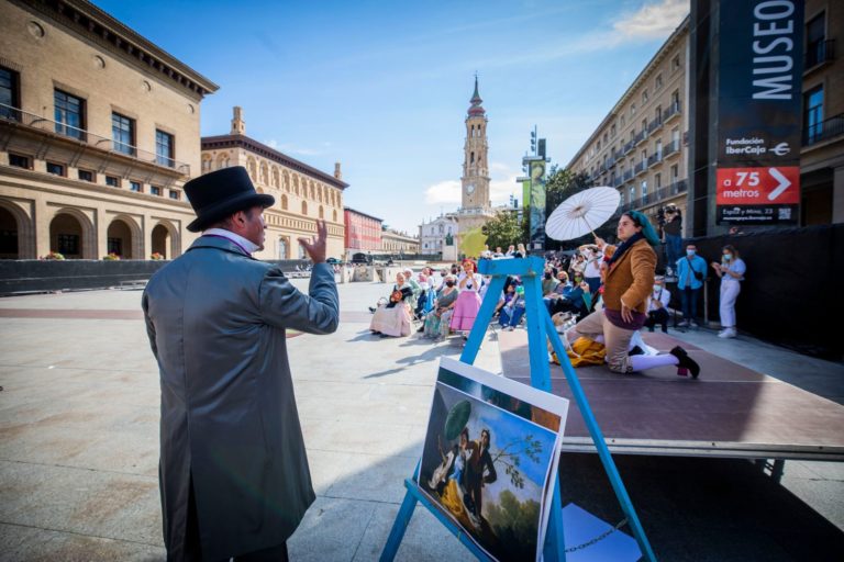 La plaza del Pilar se convierte en un museo en vivo con la Semana Goyesca de la Cámara