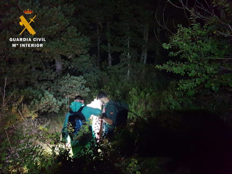 La Guardia Civil de Tarazona auxilia a dos senderistas que se extraviaron en el Moncayo