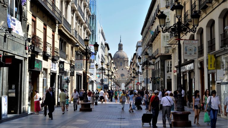 El turismo en Zaragoza repunta este verano impulsado por las visitas nacionales